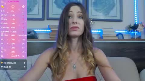 Luna  online show from October 11, 8:34 pm