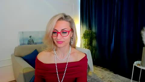 Diana online show from May 11, 2:45 pm