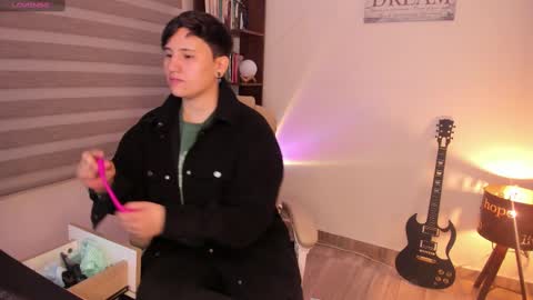 Snapshot of musicayluna chatting on February 23, 5:45 am VALENTINA Luna  online show from February 23, 5:45 am