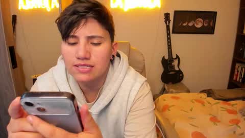 Snapshot of musicayluna chatting on October 22, 12:14 am VALENTINA Luna  online show from October 22, 12:14 am