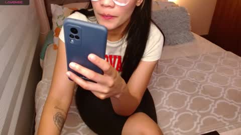 Snapshot of musicayluna chatting on February 13, 11:47 pm VALENTINA Luna  online show from February 13, 11:47 pm