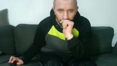 Snapshot of mvperial2301 chatting on December 30, 4:07 pm Martin online show from December 30, 4:07 pm