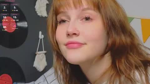 Snapshot of my_parisss chatting on February 15, 1:42 am PARIS online show from February 15, 1:42 am