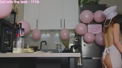 Snapshot of my_parisss chatting on February 14, 7:33 pm PARIS online show from February 14, 7:33 pm