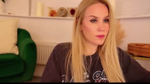 Mya-be Yours P online show from September 20, 8:01 pm