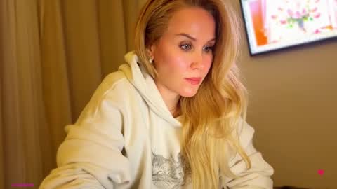 Mya-be Yours P online show from September 29, 9:47 pm