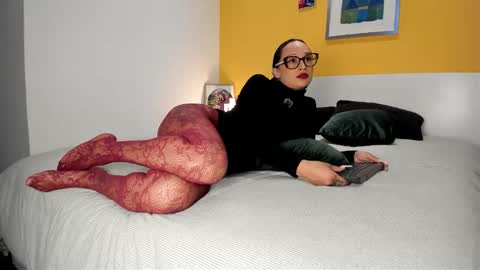 Lola online show from March 25, 8:48 pm