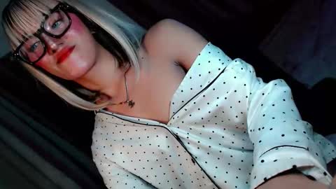 mykaliciousness online show from November 19, 2:22 am