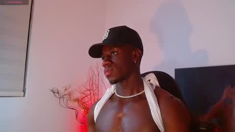 Mylo Wallace  online show from February 11, 12:59 am