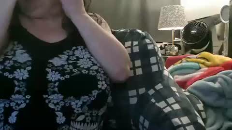 mysteriouswoman18 online show from November 2, 2:55 am