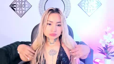 mystic_nova_ online show from February 28, 6:23 pm