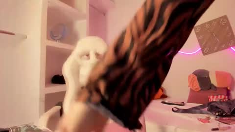 mysticamber1 online show from October 16, 11:36 pm