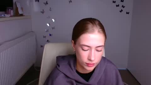 Snapshot of mysticemeli chatting on October 24, 11:11 am Emelie online show from October 24, 11:11 am