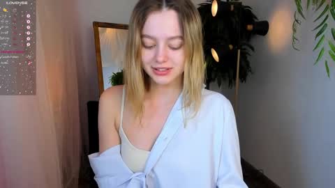 Eva  online show from January 24, 2:08 pm