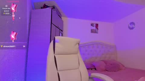 anny online show from March 4, 8:38 pm