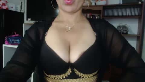 Snapshot of nadia_abaud chatting on March 8, 6:54 am Nadia  online show from March 8, 6:54 am