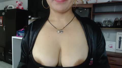 Snapshot of nadia_abaud chatting on February 14, 4:26 am Nadia  online show from February 14, 4:26 am