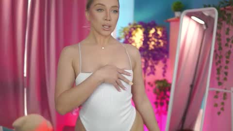 Nadia online show from February 21, 6:27 am