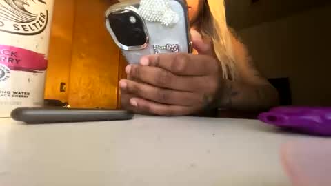 naenaexoxo353 online show from December 1, 10:30 pm