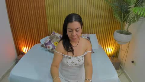 N A H I A online show from March 5, 6:01 pm