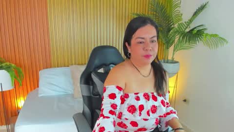 N A H I A online show from November 19, 12:59 pm