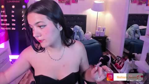 NAHIARA EVANS online show from February 14, 3:37 pm