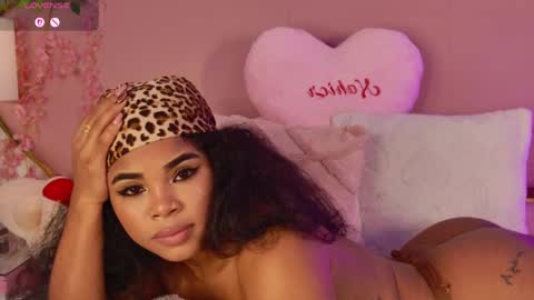 NahiaraReina  online show from May 14, 6:06 pm