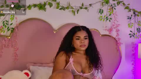 NahiaraReina  online show from May 9, 2:34 pm