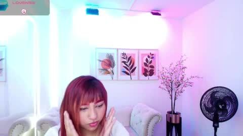 nahomi_velmont online show from May 4, 7:09 pm
