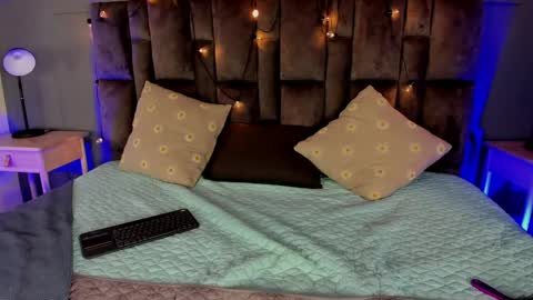  VICTORIA  online show from March 6, 7:57 pm