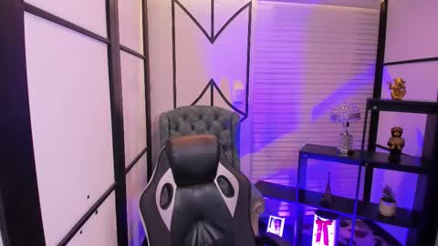 Nahomi online show from November 14, 5:31 am