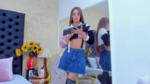 Nahomi  online show from September 8, 6:07 pm