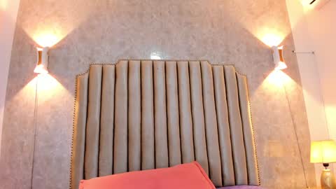 Naisha Rousell online show from December 21, 3:53 pm