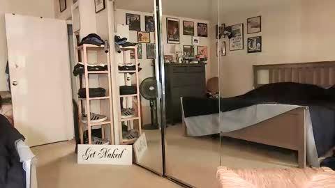 nakedmonkey online show from May 16, 8:40 pm