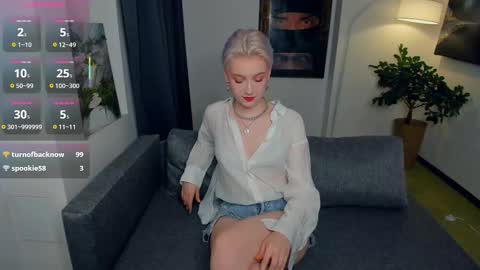 Snapshot of nakishacroshaw chatting on September 21, 11:58 am Kate online show from September 21, 11:58 am