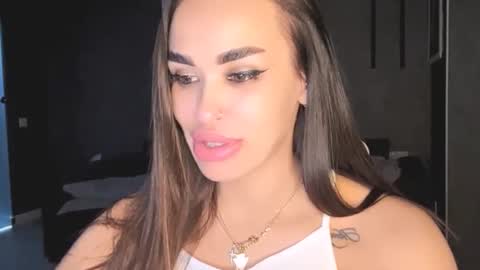 Lady online show from June 2, 8:11 pm