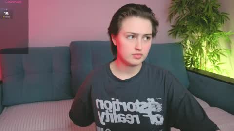 Maeve online show from April 13, 8:24 pm