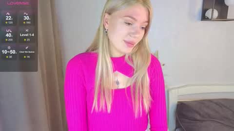 Hello im Lola online show from December 17, 4:19 am