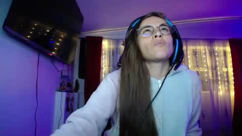 nanna yoshi online show from December 11, 4:49 am