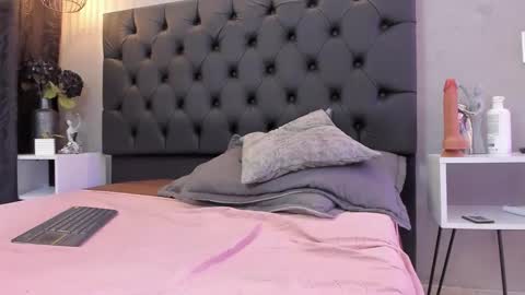 Naomi Blair online show from February 14, 8:17 am