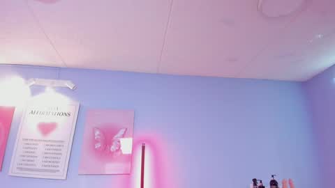 Naomi online show from April 2, 7:32 pm