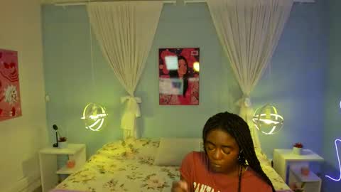 Naomi online show from March 16, 7:40 pm