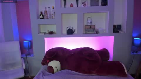 Naomi online show from April 1, 7:22 pm