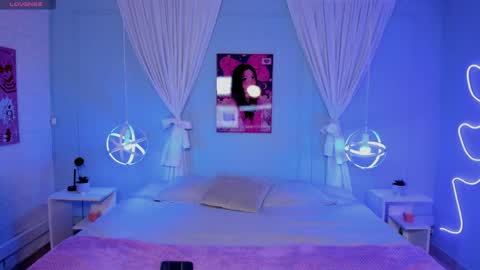 Naomi online show from April 7, 7:49 pm