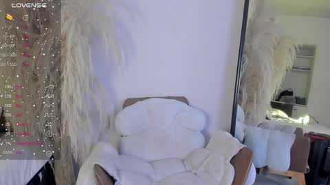 Naomi  online show from January 31, 9:26 pm