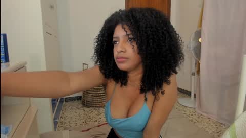 Snapshot of naomigarcia chatting on January 5, 11:33 pm Naomi  online show from January 5, 11:33 pm