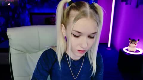 naomihita online show from February 11, 9:13 am