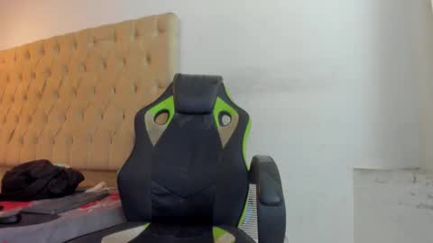 naomis_35 online show from January 9, 8:36 pm