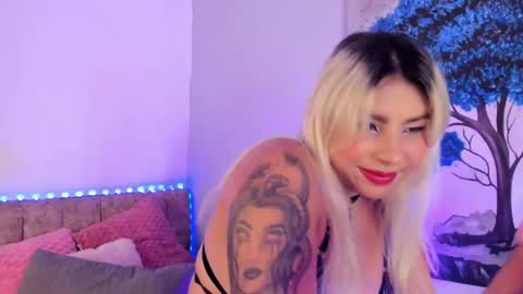 Laura  online show from April 17, 4:59 am