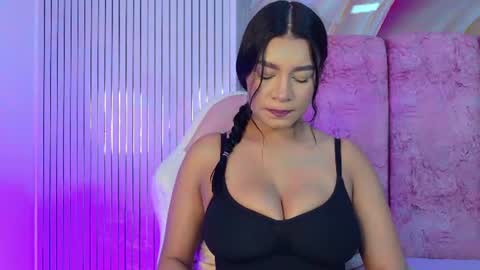 Naomy  online show from June 19, 12:00 pm